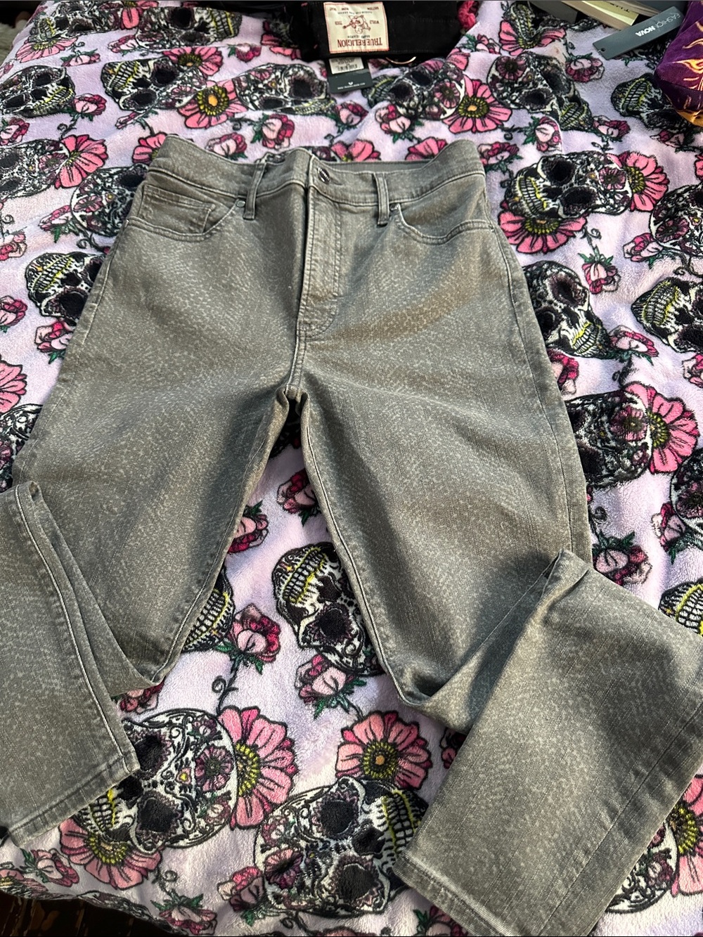 Express Women’s Skinny Jeans in Faded Gray